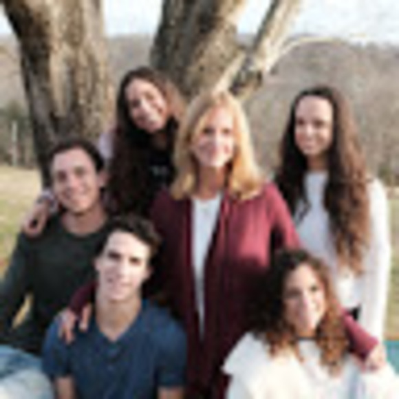 Meet your Posher, Rebecca - Picture 1 of 1